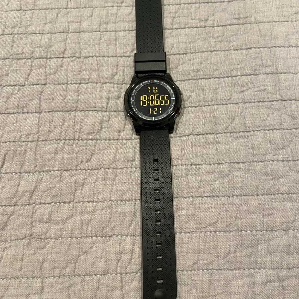 GOLDEN HOUR Ultra-Thin Digital Sports Watch